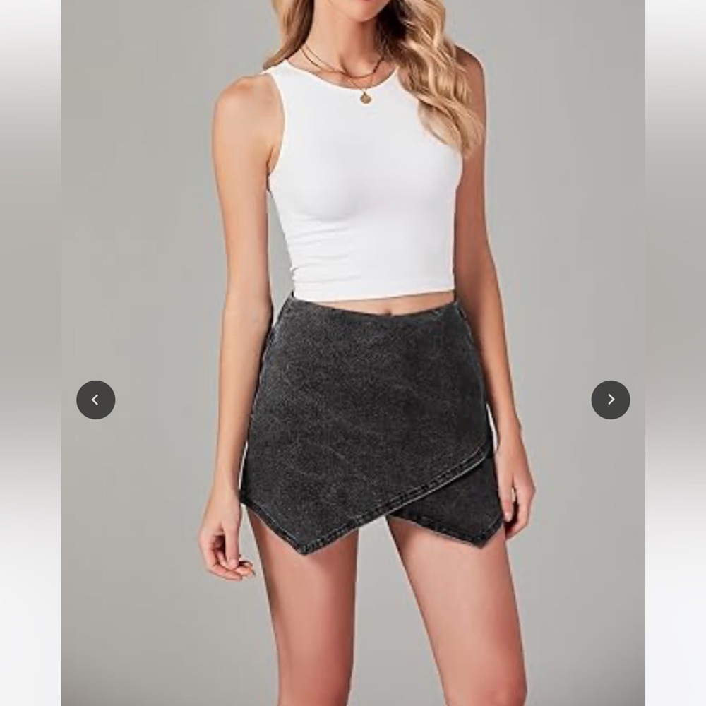 Denim Black Acid Wash Skort size medium. NWOT